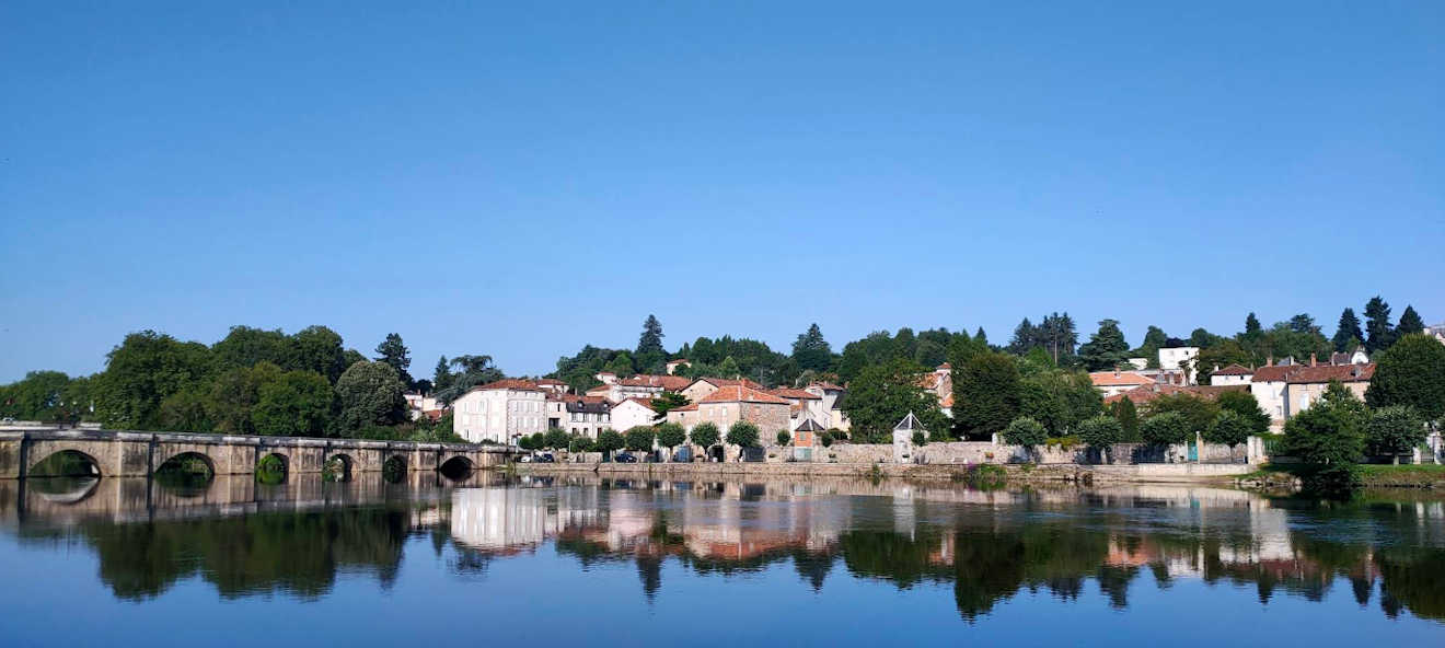 confolens town france