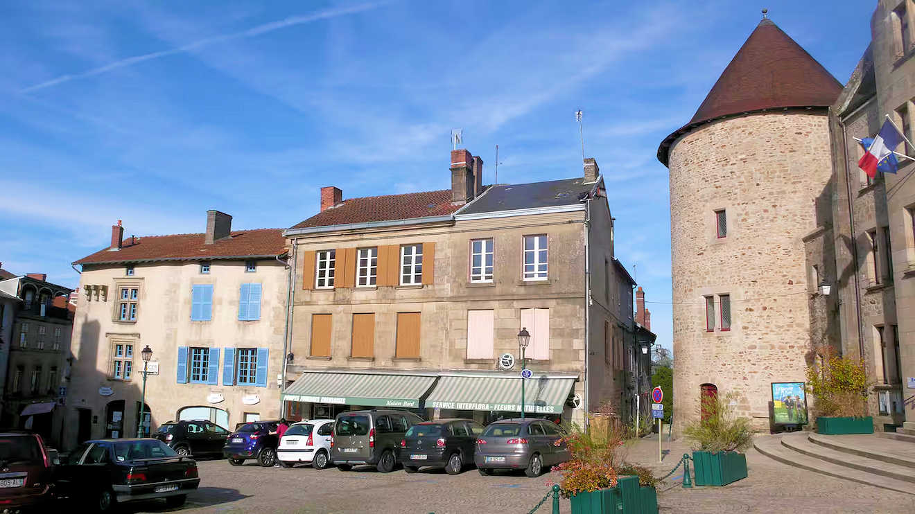 cheap long term rentals france 1320