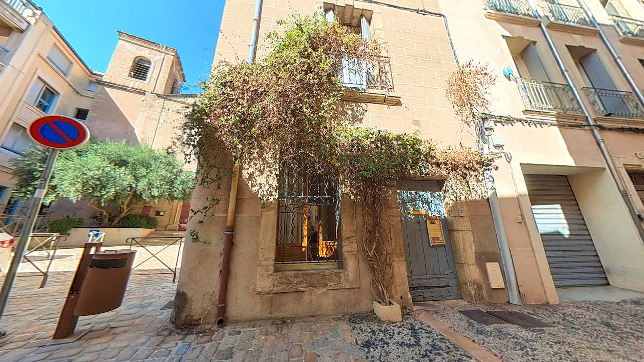 Pezenas apartment for annual rentals France