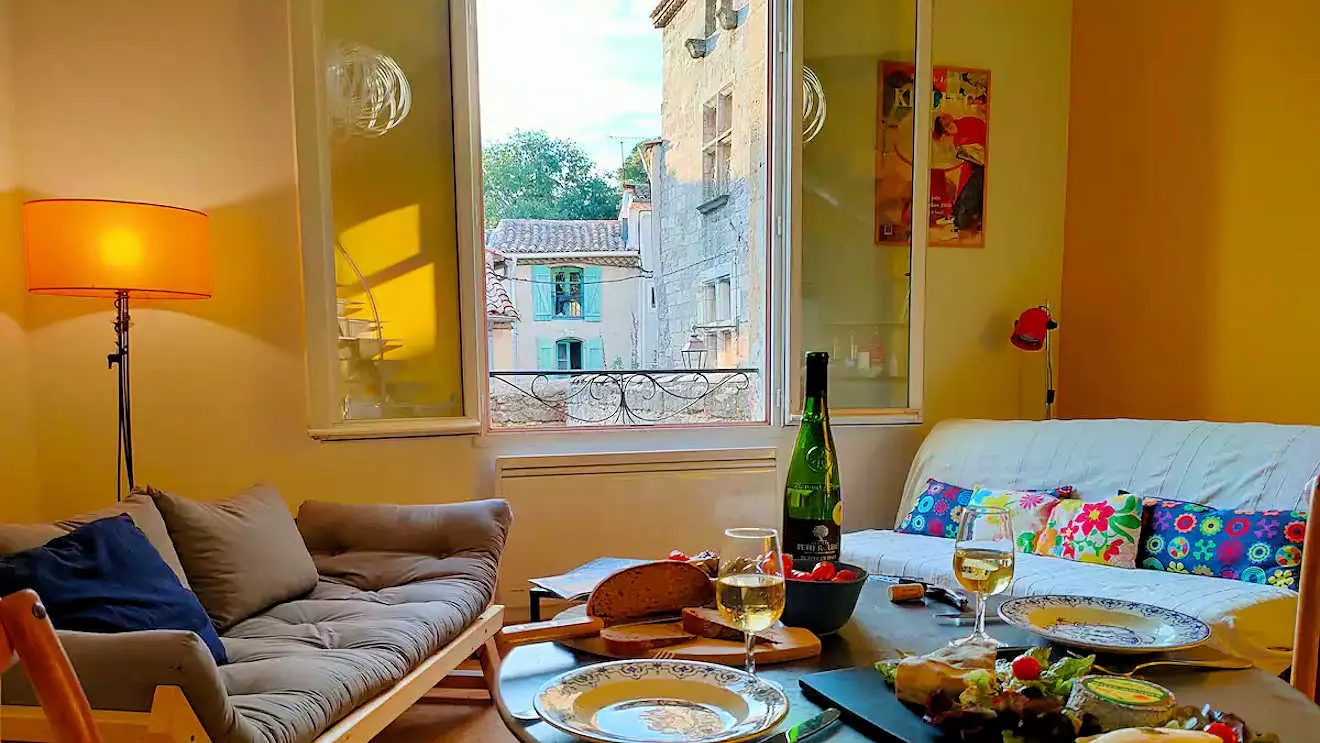 apartments in Pezenas France to rent to 