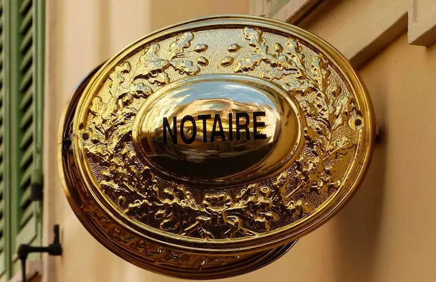 role of notary in France