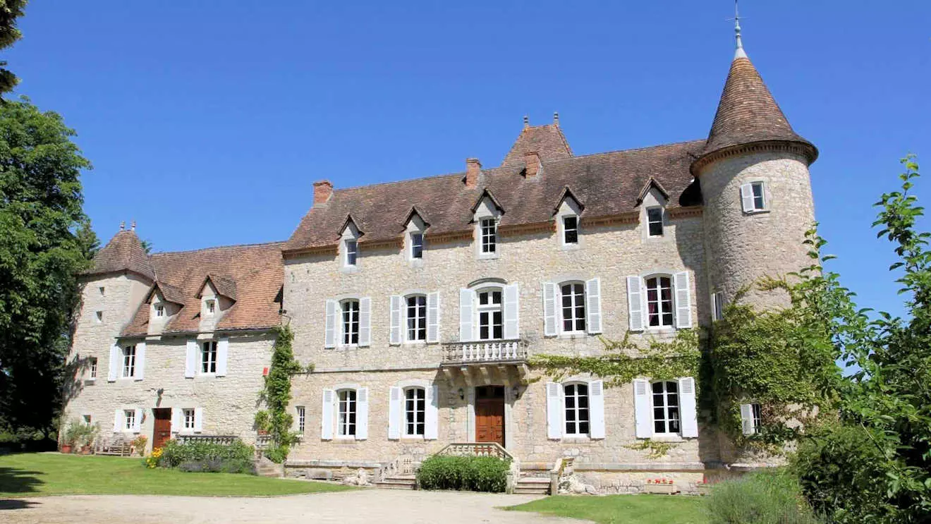 large villas chateau rent france