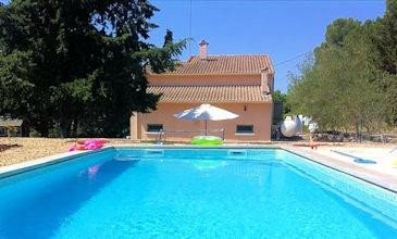 Les Cigales - 4 bed villa with pool long term rentals South France