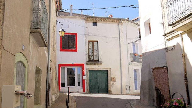 Unfurnished house for rent near Beziers France