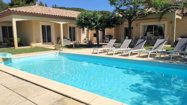 Large house to rent in France