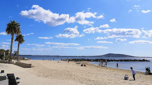 Meze apartment for long term let South France