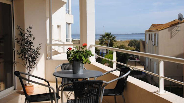 Marseillan apartment to rent in France long term