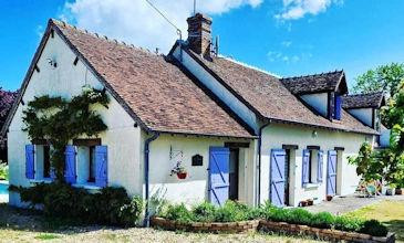 La Petite Lavande 1 bed cottage for rent Loire Valley France