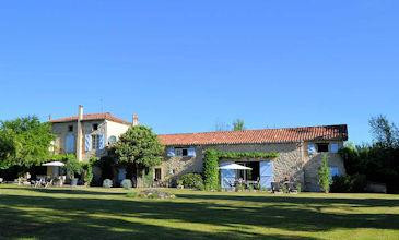 Riverside farmhouse to rent long term in Lot France