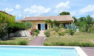 Jonquières - 3 bed villa for monthly rentals South France