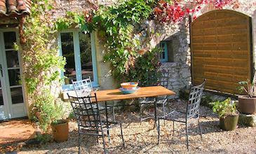Le Pressoir farmhouse cottage rentals Loire Valley France