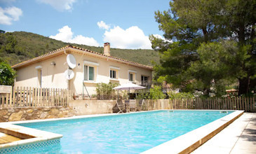 Roquebrun house for long term rent South France