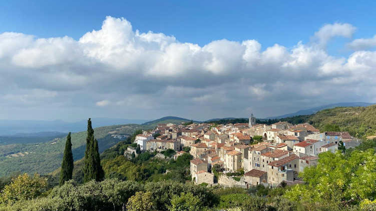 Panorama mer et végétation méditerranéenne autour de la Villa des Flots à Porquerolles