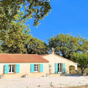 Garéoult 3 bed Provence cottage to rent long term France